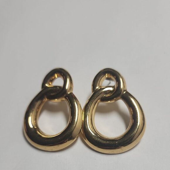 Unsigned Vintage 1987 Avon Sleek Link Gold Tone Pierced Earrings - Picture 1 of 4